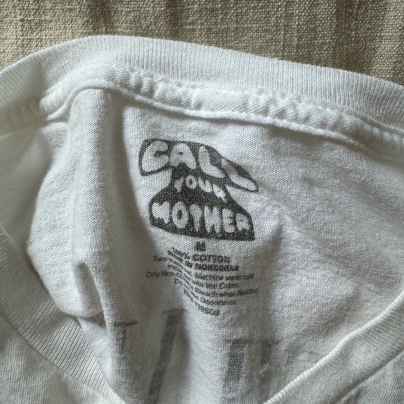 White graphic tee - Picture 3 of 3